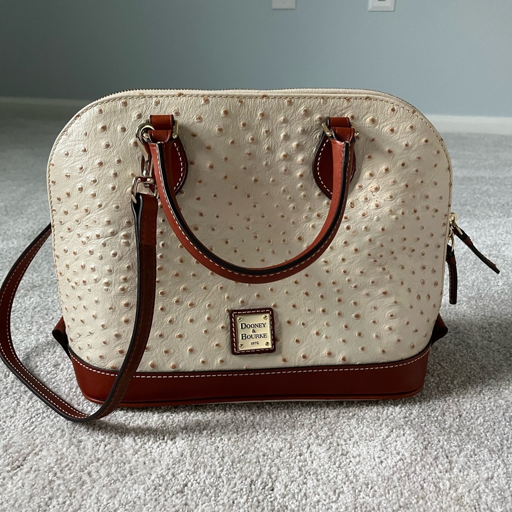 NEVER USED Dooney and Bourke Purse